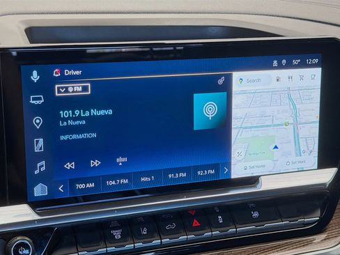 Used 2025 Chevrolet Silverado 3500 LT w/ Convenience Package image 9