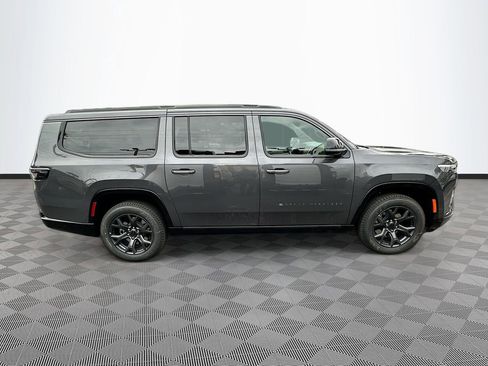 New 2026 Jeep Grand Wagoneer L Limited w/ Premium Group II AWD/4WD image 8