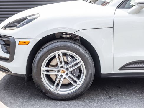 Certified 2024 Porsche Macan AWD/4WD image 14