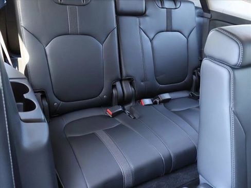 Used 2025 Honda Pilot Touring image 28