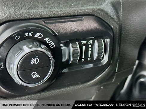 Used 2022 Jeep Gladiator Sport image 10