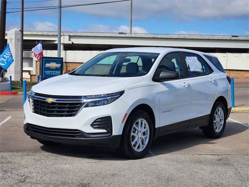 Used 2024 Chevrolet Equinox LS image 3