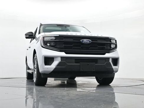 Certified 2025 Ford Expedition Active AWD/4WD image 39
