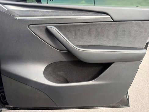 Used 2023 Tesla Model Y Performance AWD/4WD image 10
