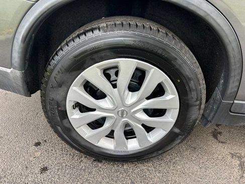 Used 2017 Nissan Rogue S FWD image 41