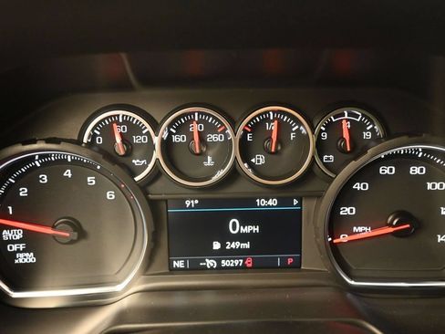 Used 2024 Chevrolet Suburban LS RWD image 13