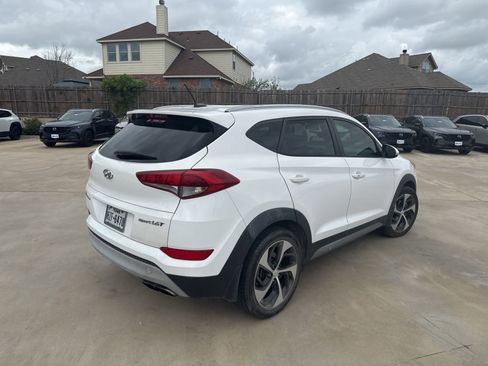 Used 2017 Hyundai Tucson Sport image 9