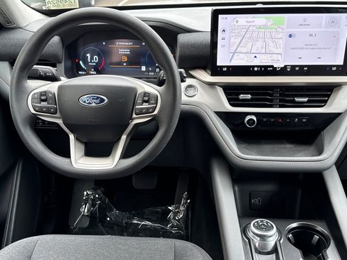 Used 2026 Ford Explorer Active AWD/4WD image 14