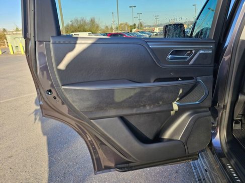 New 2025 INFINITI QX80 Luxe image 20