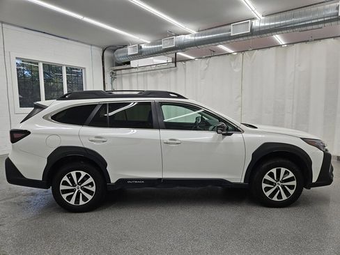 Used 2024 Subaru Outback Premium image 4