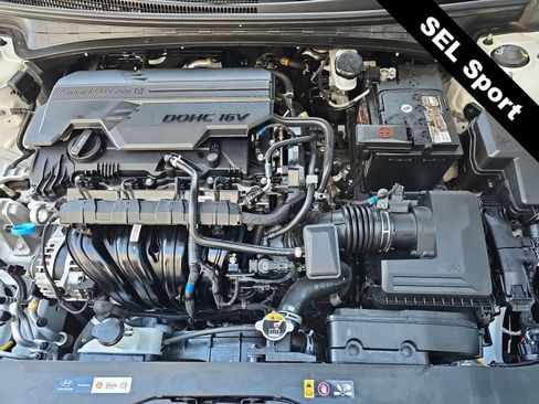 Used 2025 Hyundai Elantra Sport FWD image 13