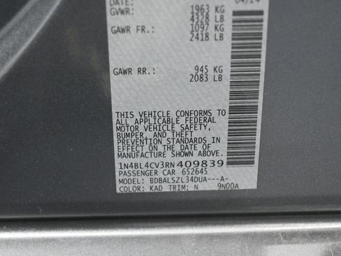 Used 2024 Nissan Altima 2.5 SR FWD image 17