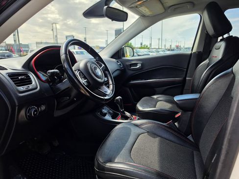 Used 2020 Jeep Compass Trailhawk AWD/4WD image 9