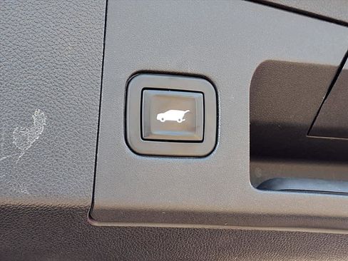 Used 2019 Cadillac XT4 Premium Luxury image 5