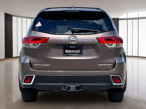 Used 2018 Toyota Highlander Limited Platinum AWD/4WD image 6