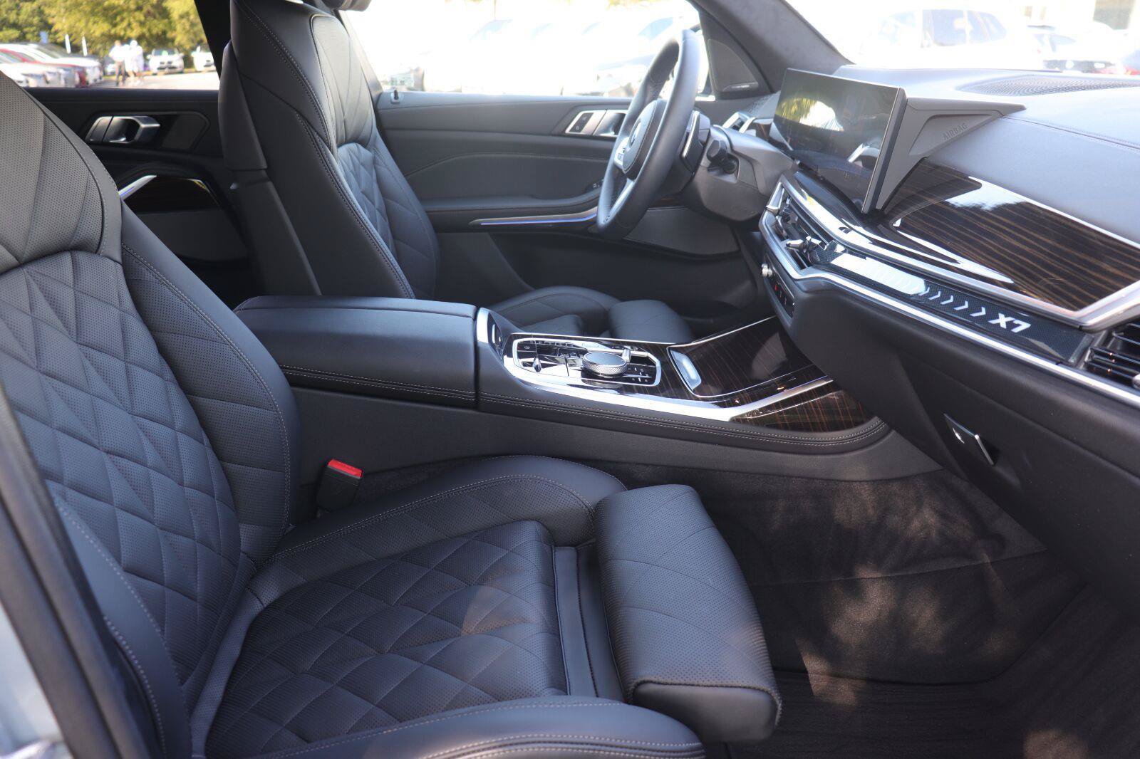 Used 2026 BMW X7 xDrive40i AWD/4WD image 21
