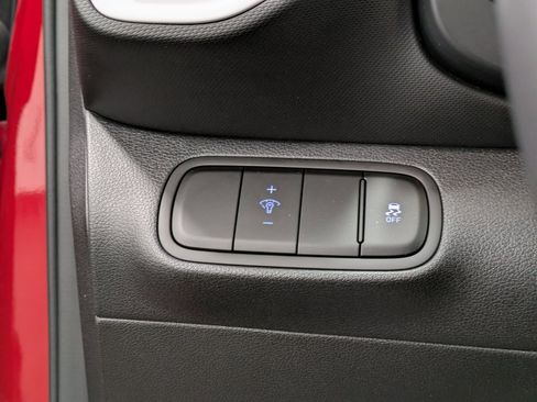 Used 2023 Hyundai Venue Limited image 21