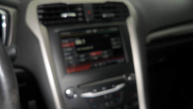 Used 2013 Ford Fusion SE FWD image 24