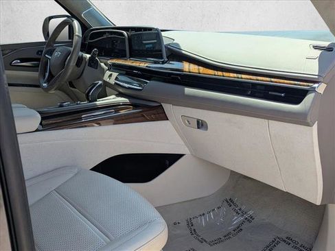 Used 2023 Cadillac Escalade ESV Sport Platinum w/ LPO, ONYX Package AWD/4WD image 24
