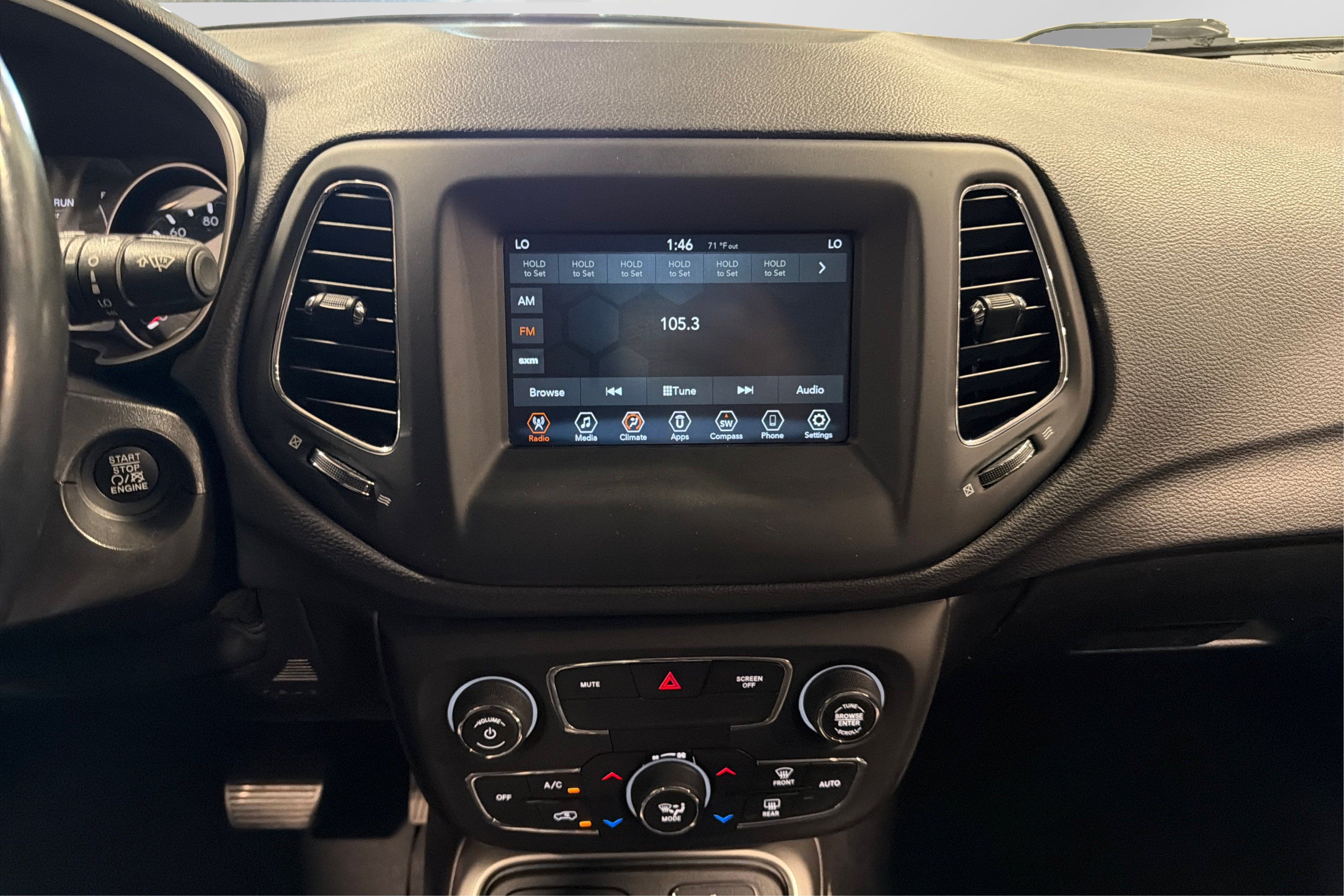Used 2020 Jeep Compass Latitude AWD/4WD image 27