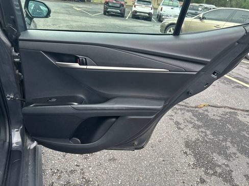 Used 2025 Toyota Camry SE FWD image 13
