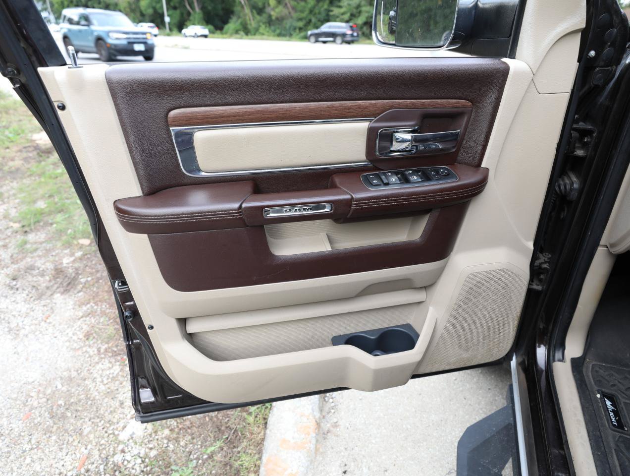 Used 2016 RAM 3500 Laramie w/ Cold Weather Group AWD/4WD image 18
