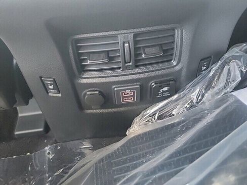 New 2023 Nissan Titan PRO-4X w/ Pro-4x Convenience Package image 4