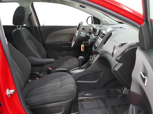Used 2016 Chevrolet Sonic LT w/ Fun and Sun Package FWD image 11