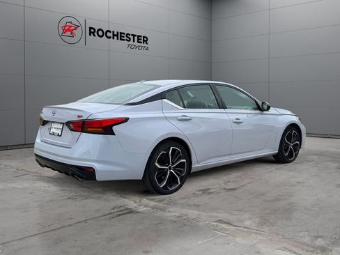 Used 2024 Nissan Altima 2.5 SR FWD image 5