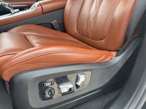 Used 2022 BMW X5 xDrive45e w/ M Sport Package AWD/4WD image 6