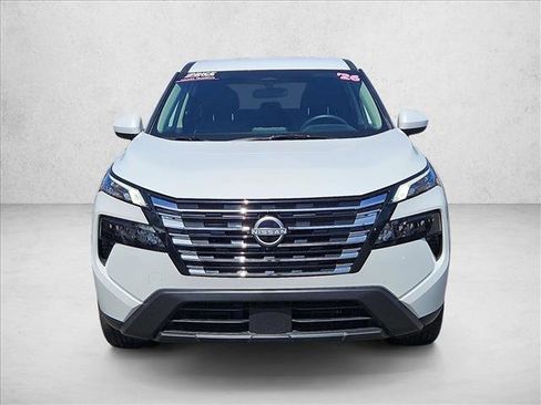 Certified 2026 Nissan Rogue SV FWD image 2