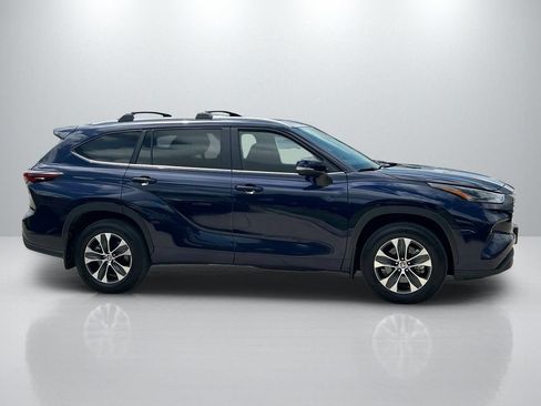 Used 2026 Toyota Highlander XLE AWD/4WD image 4