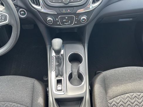 Used 2023 Chevrolet Equinox LT AWD/4WD image 13
