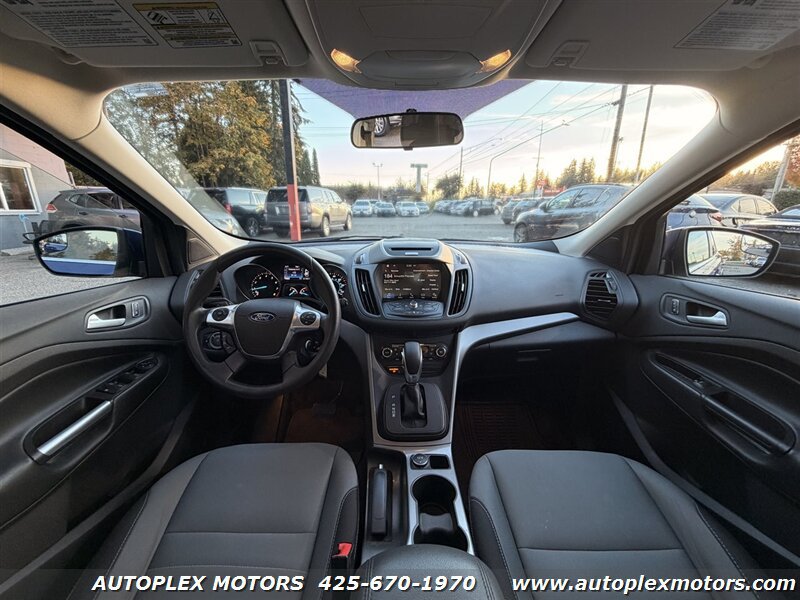 Used 2016 Ford Escape SE w/ Equipment Group 201A AWD/4WD image 10
