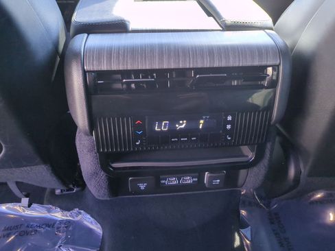 Used 2024 Jeep Wagoneer L Series III w/ Flexible Seating Group image 30