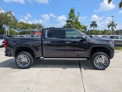 Used 2023 GMC Sierra 1500 Denali w/ Denali Reserve Package AWD/4WD image 3