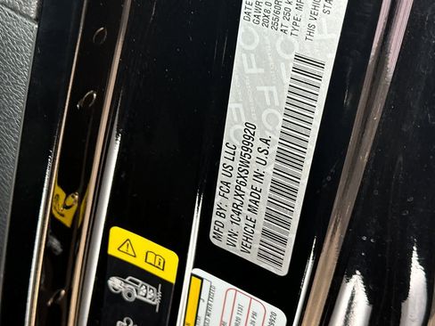 Used 2025 Jeep Wrangler Sahara w/ Safety Group image 29