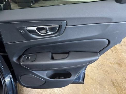 Certified 2023 Volvo XC60 B5 Ultimate AWD/4WD image 17