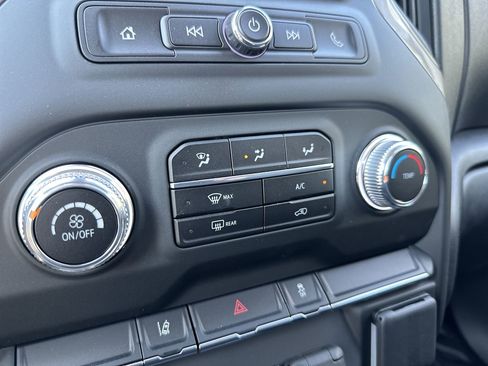 Used 2024 GMC Sierra 2500 Pro w/ Convenience Package image 18