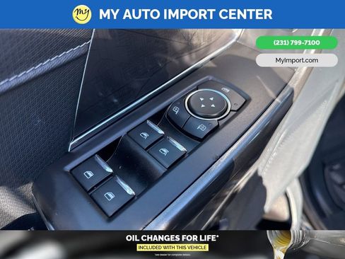 Used 2022 Ford F150 XLT w/ Equipment Group 302A High image 11