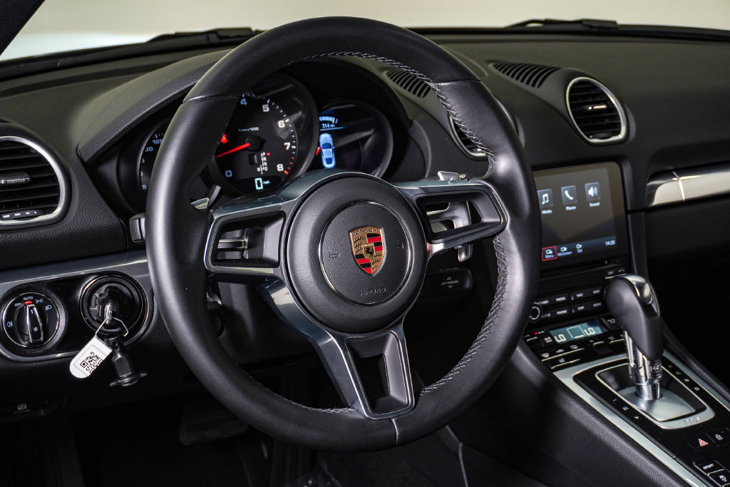 Used 2021 Porsche 718 Cayman RWD image 19