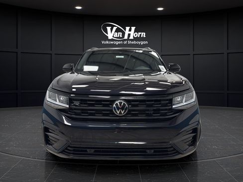 Used 2023 Volkswagen Atlas Cross Sport SEL R-Line AWD/4WD image 2