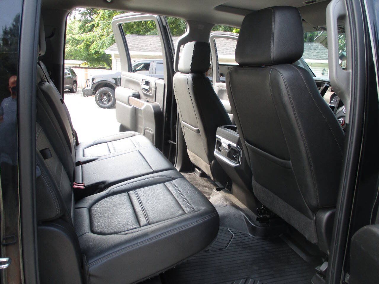 Used 2022 GMC Sierra 3500 Denali w/ Denali Ultimate Package AWD/4WD image 36
