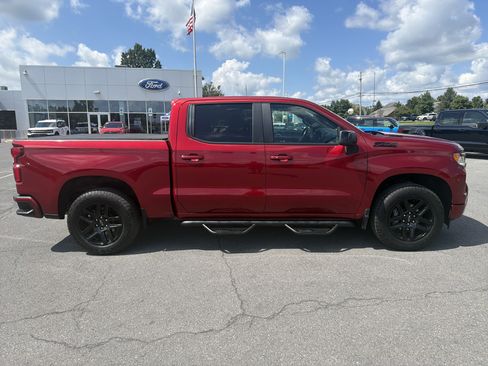 Used 2023 Chevrolet Silverado 1500 RST AWD/4WD image 2
