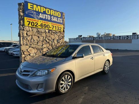 Used 2012 Toyota Corolla LE image 2