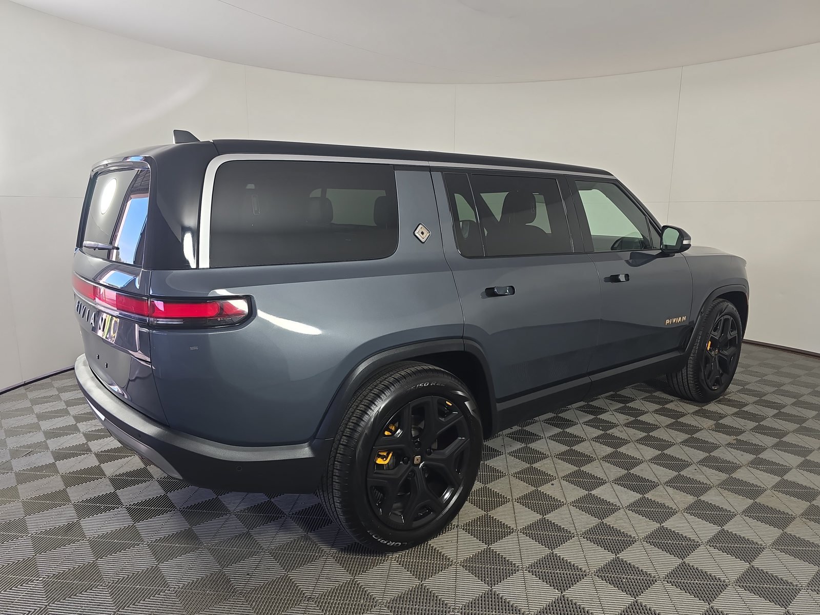 Used 2023 Rivian R1S Adventure Quad AWD/4WD image 5