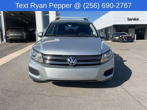 Used 2016 Volkswagen Tiguan S image 2