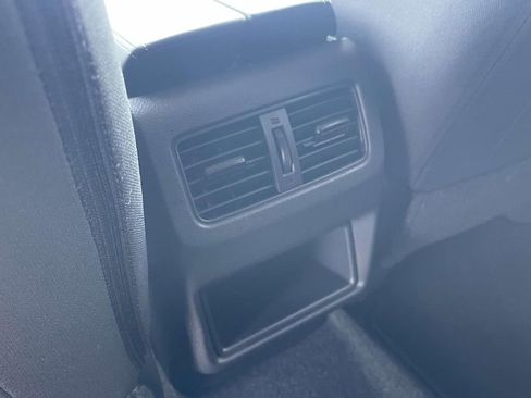 Used 2025 Nissan Rogue S image 10