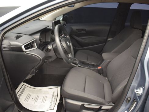 Used 2025 Toyota Corolla LE FWD image 13