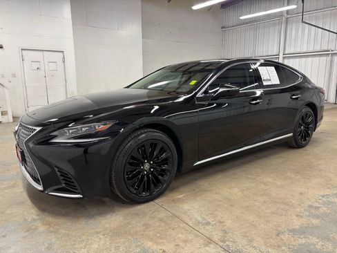 Used 2018 Lexus LS 500 w/ Luxury Package RWD image 3